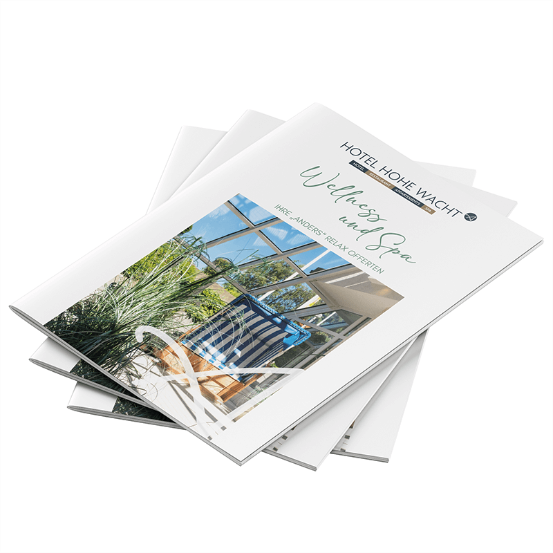 Ansicht Prospekt Titel Wellness und Spa Hotel Hohe Wacht, 3 Exemplare übereinander versetzt gelegt